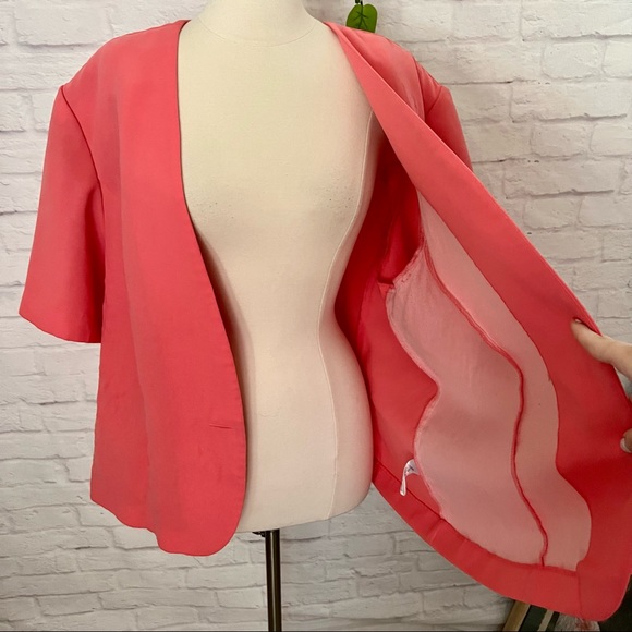 Short Sleeved Coral Blazer - Picture 4 of 14